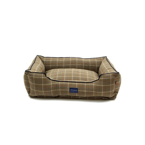 Feeders supply dog outlet beds